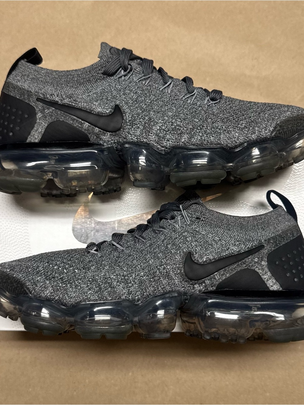Nike Air Vapormax Flyknit 2 Dark Grey Women’s size 6.5 running shoes Rare!
